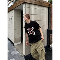 黑色