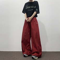 酒红色