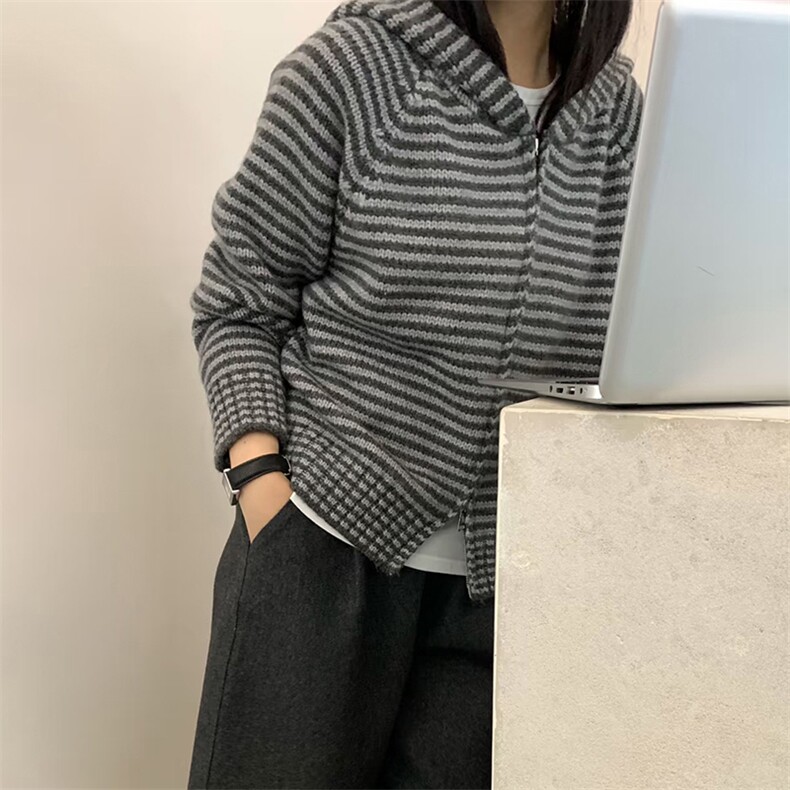 2025年秋季条纹连帽双拉链羊毛开衫,女装羊毛衫,新胜羊绒