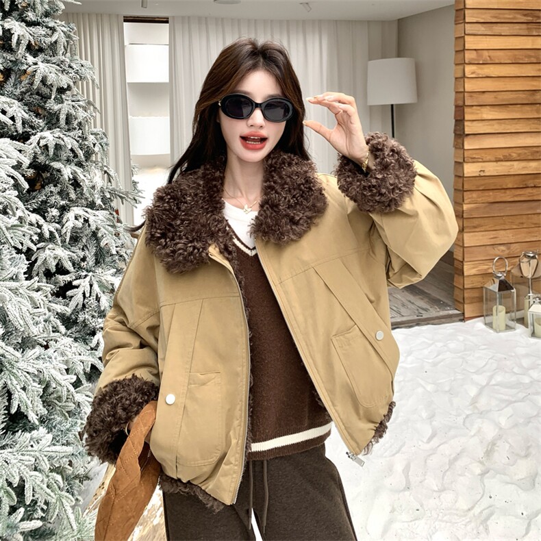现货：冬季新款时尚保暖设计感两面穿加绒加厚毛毛领派克服外套,女装派克服,2C135