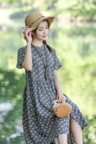 【现货】碎花连衣裙,女装连衣裙,依鼎衣典