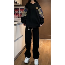 黑色