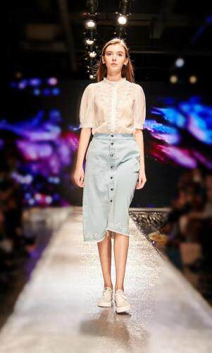 浅色牛仔组合高定蕾絲的美 只有穿过的人才知道[得意] 除了显，其它，听松