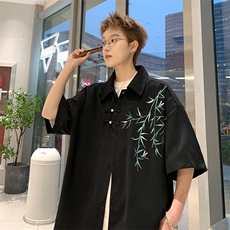 黑色