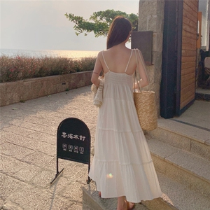 波西米亚度假风钩花镂空v领针织衫短袖女夏吊带裙设计感两件套裙图片