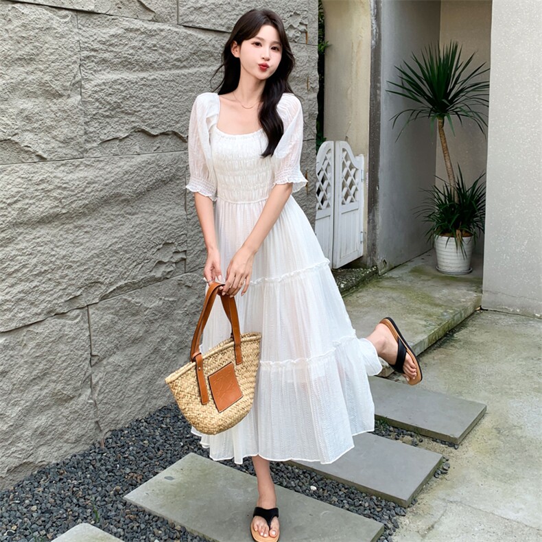 现货新款夏季法式复古气质方领度假宽松高级感长款高腰连衣裙，女装连衣裙，然然