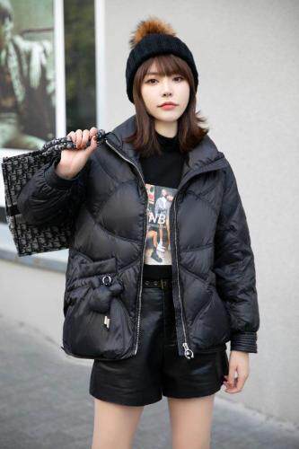 2036款羽绒服，女装羽绒服，依柏璐