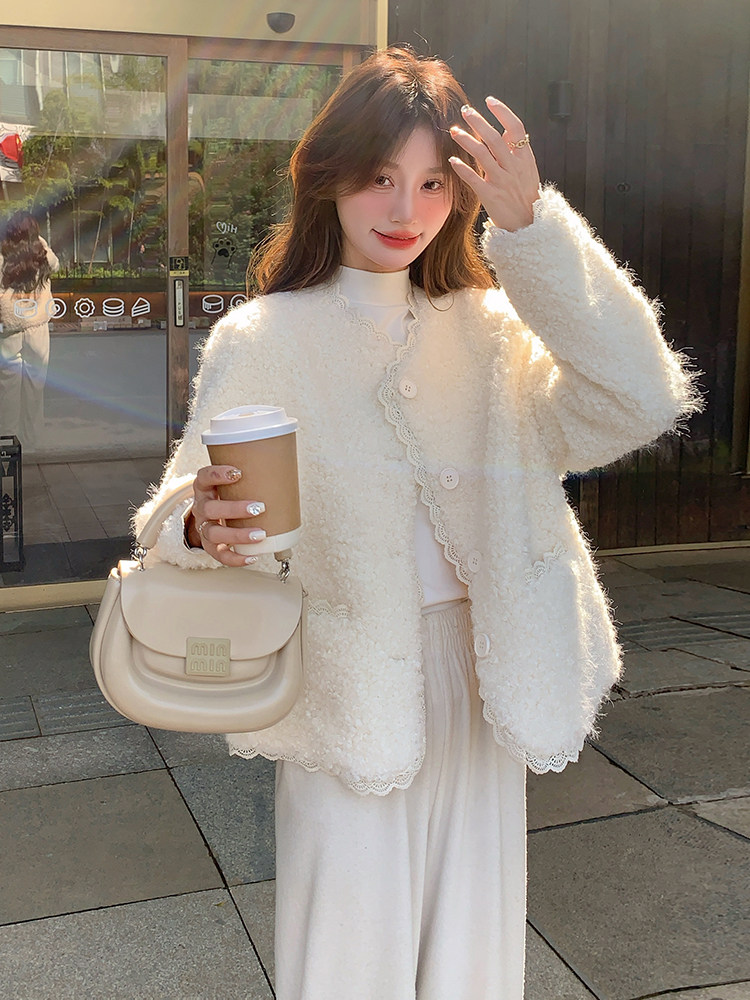 韩版减龄蕾丝边羊羔毛外套女2025年冬季新款显瘦加厚短款皮毛一体,女装羊羔毛/颗粒绒,维壹