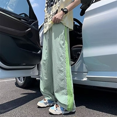 浅蓝色