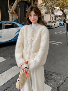 韩版减龄蕾丝边羊羔毛外套女2025年冬季新款显瘦加厚短款皮毛一体图片