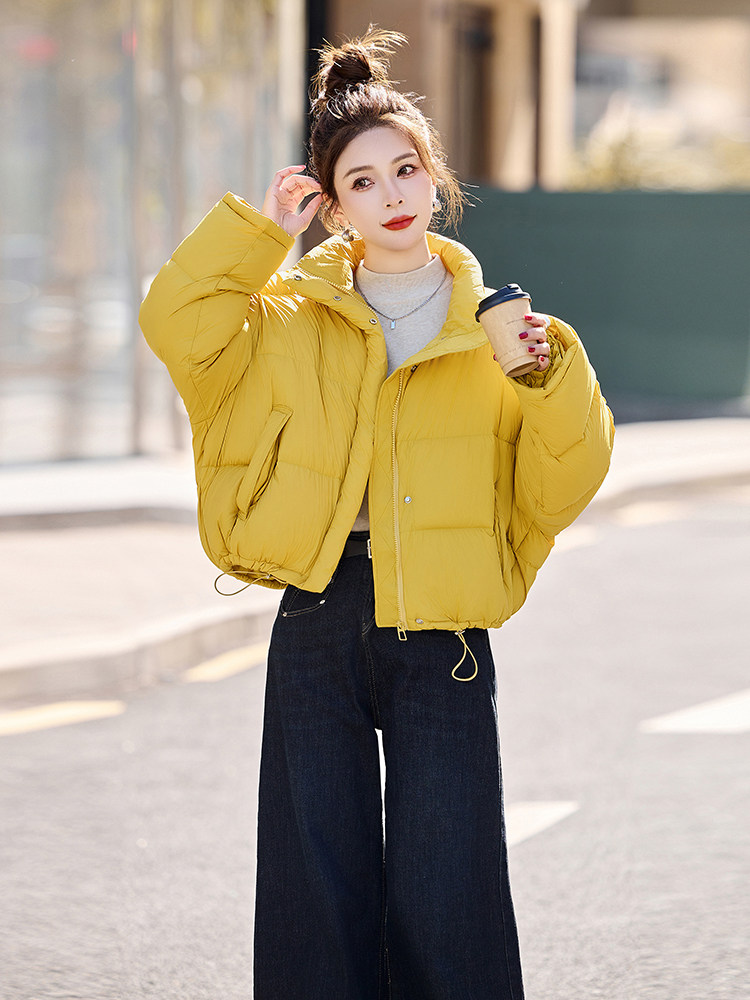 色羽绒服宽松短款外套2024冬装立领抽绳简约显白面包服女,女装羽绒服,雅佳俏
