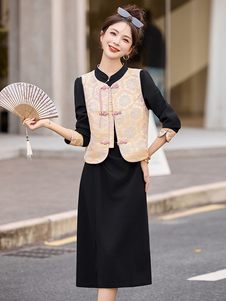 新中式盘扣提花马甲套装女2025春秋新款改良旗袍连衣裙两件套,女装套装/套裙,玖莱伊