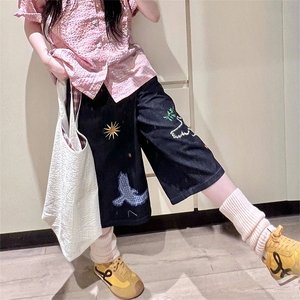 美式复古丹宁趣味刺绣牛仔短裤女夏季阔腿中裤宽松休闲直筒七分裤图片