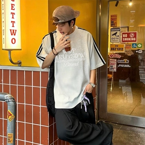 抖音得物高品质二开240克宽松纯棉美式潮牌三条杠织带短袖T恤图片