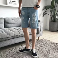 浅蓝色