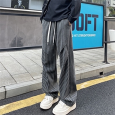 灰色