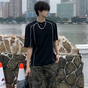抖音得物二开240克宽松纯棉美式高街痞帅金属扣辑明线短袖T恤图片