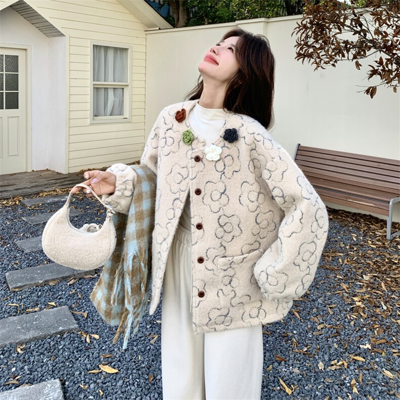 米色花朵毛呢短外套女2025年冬季新款韩系超好看甜美加厚呢子大衣,女装毛呢外套,2C056
