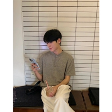 灰色
