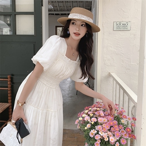 夏季新款法式甜美收腰显瘦连衣裙仙女气质白色长裙,法式穿搭向人们表达出了什么图片
