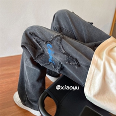 黑色