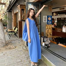 蓝色法式休闲减龄背心连衣裙女2025夏新款度假风宽松显瘦直筒长裙，女装连衣裙，2C218