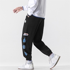黑色