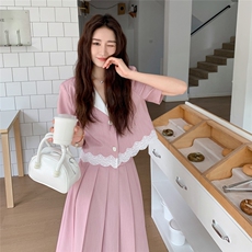 粉色温柔系穿搭蕾丝拼接上衣套装女夏新款显瘦半身裙两件套连衣裙，女装套装/套裙，2C323
