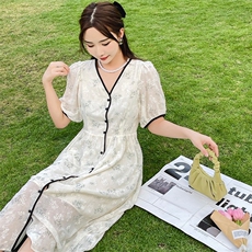 法式温柔风碎花v领连衣裙款号22026-P105k158，女装连衣裙，浙宝276（原081）