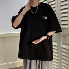 黑色