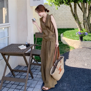 卡其色休闲减龄套装女2025夏新款时尚气质木耳边无袖阔腿裤两件套图片