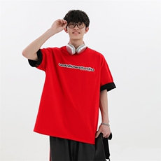 红色