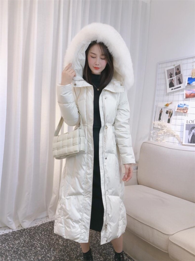 DINOBIENS/冬季显瘦超大毛领羽绒服，女装羽绒服，迪诺比亚