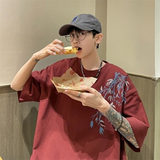 酒红色