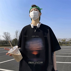 黑色
