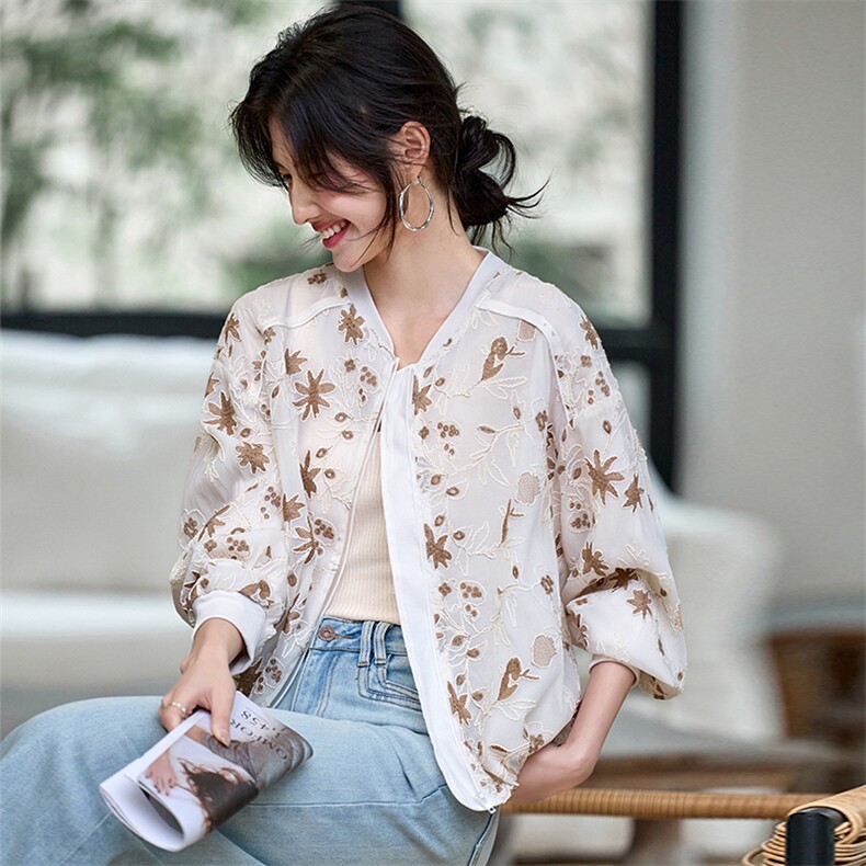 2025春夏新款小众设计休闲宽松刺绣上衣，女装牛仔外套，深水步