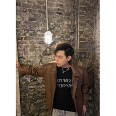 网络图现货秋季翻领男士皮衣贴标夹克潮外套休闲青年款R8016-P78，男装夹克，星座1005-4