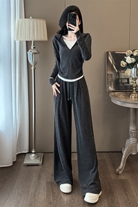 灰色运动套装女春秋2025新款超火高级松弛感休闲卫衣阔腿裤两件套图片