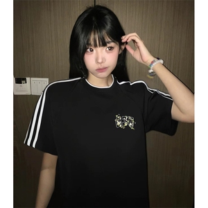 抖音得物高品质二开240克宽松纯棉美式潮牌三条杠织带短袖T恤图片