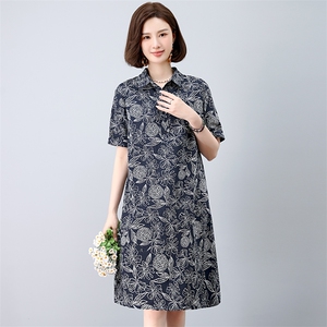复古印花连衣裙女夏2025新款中年妈妈宽松大码休闲遮肚子显瘦裙子图片