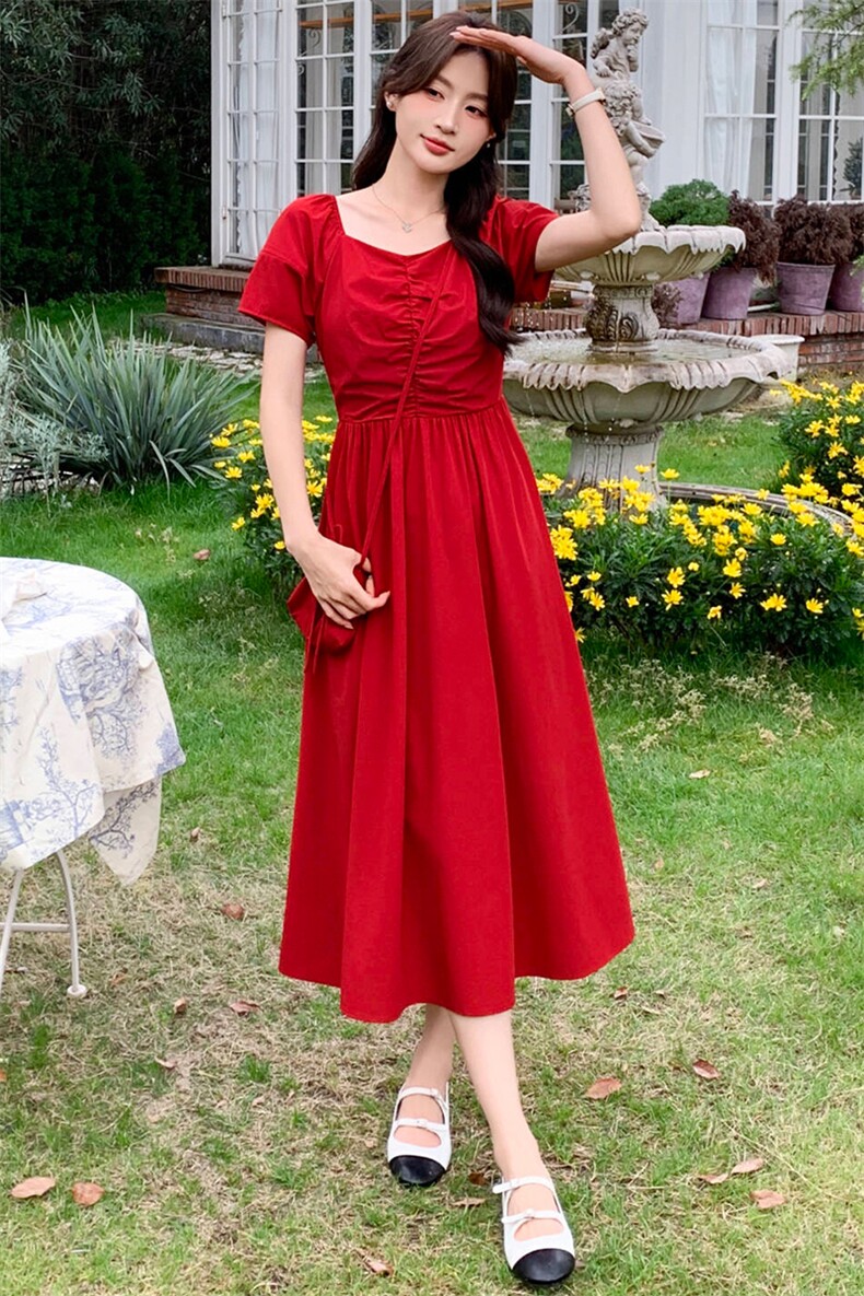 2026年夏季新款方领气质优雅收腰显瘦连衣裙清新甜美中长女裙,女装连衣裙,心心服饰