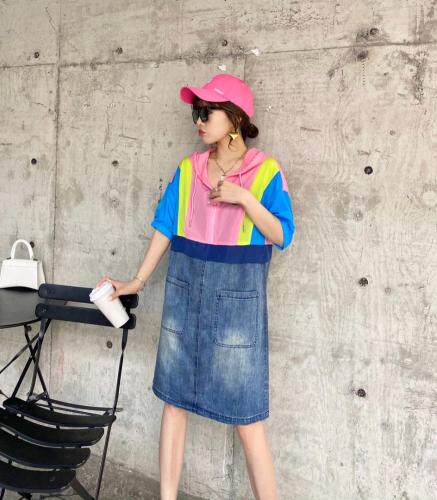 【现货】夏季新款防晒撞色拼接牛仔连帽潮款连衣裙，女装连衣裙，微迪菲