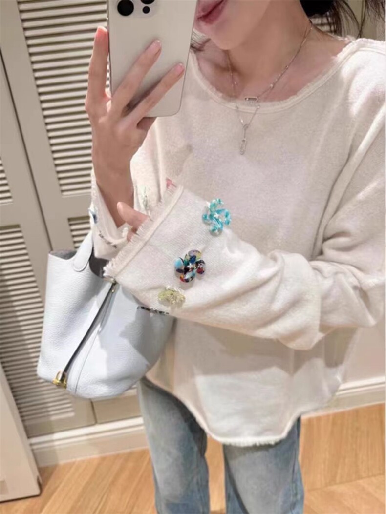 2025时尚百搭简约袖口花朵针织衫百搭，女装针织衫/毛衣，胜智羊绒