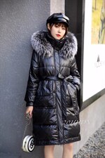 冬季新款大毛领羽绒服，女装羽绒服，红火丹妮