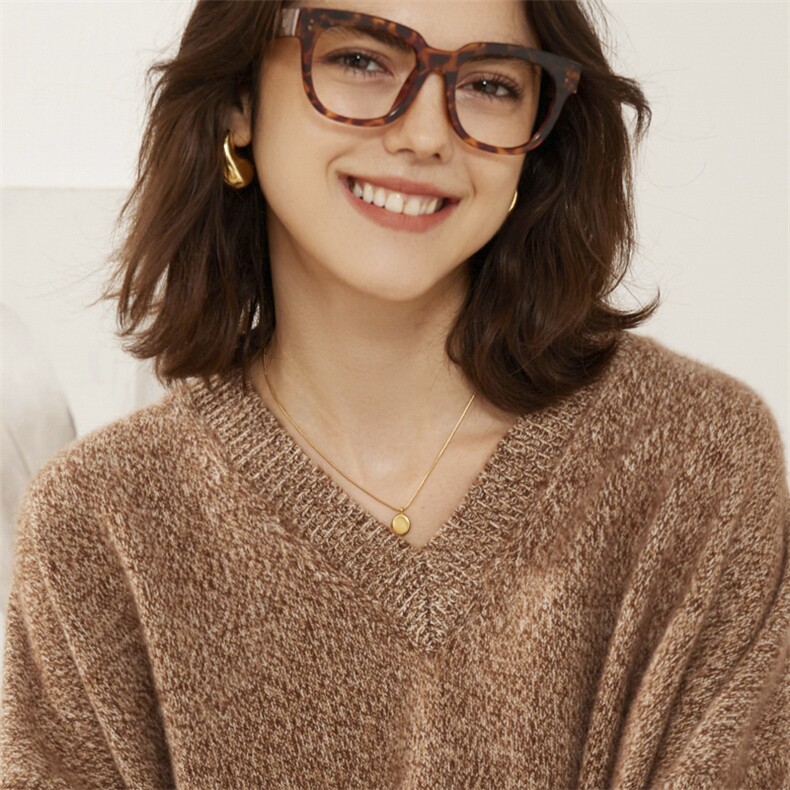 2024秋季新款V领慵懒风羊绒衫宽松舒适,女装羊绒衫,戎美山