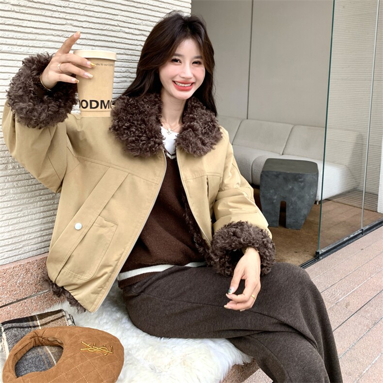 现货：冬季新款时尚保暖设计感两面穿加绒加厚毛毛领派克服外套,女装派克服,2C135