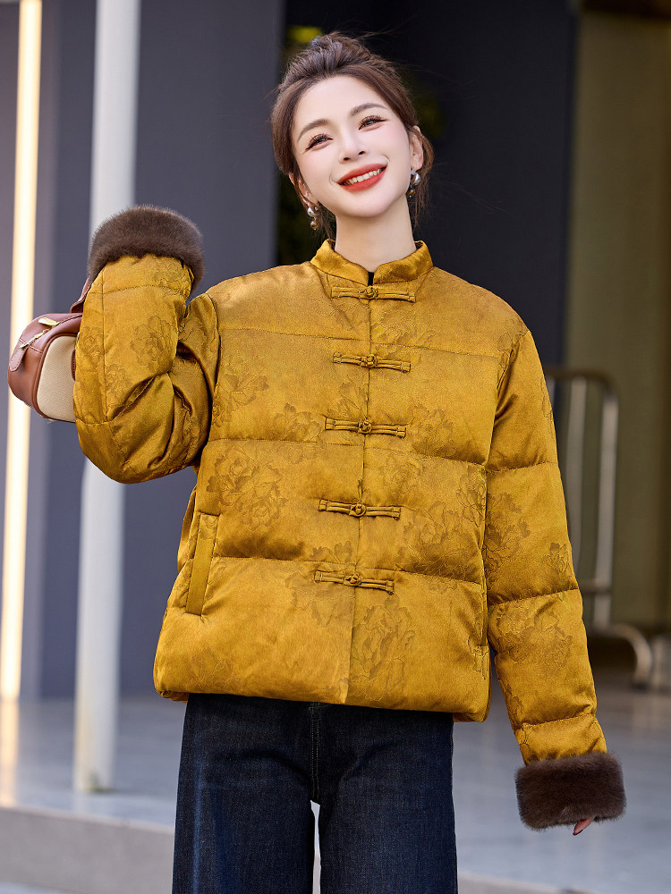 新中式风羽绒服女2025冬季新款小个子超好看洋气短款黄色厚外套,女装羽绒服,艾仟回(原伊仟回)