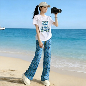 盐系减龄时尚休闲运动套装女夏新款圆领镶钻小熊短袖阔腿裤两件套图片