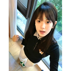 黑色
