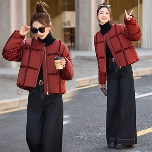 短款羽绒服女款冬季2024新款白鸭绒小个子超厚面包服外套图片